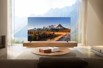TCL C8K este disponibil în România: performanță QD-Mini LED pentru experiențe cinematografice și de gaming